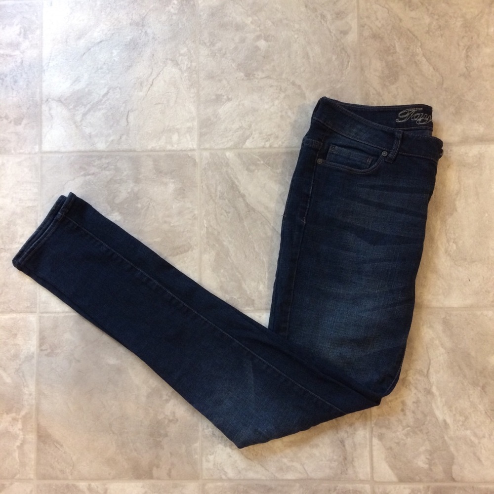 Dark Wash Women’s Skinny Jeans - Unknown Brand